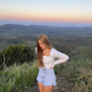 Meet your Posher, Andrea